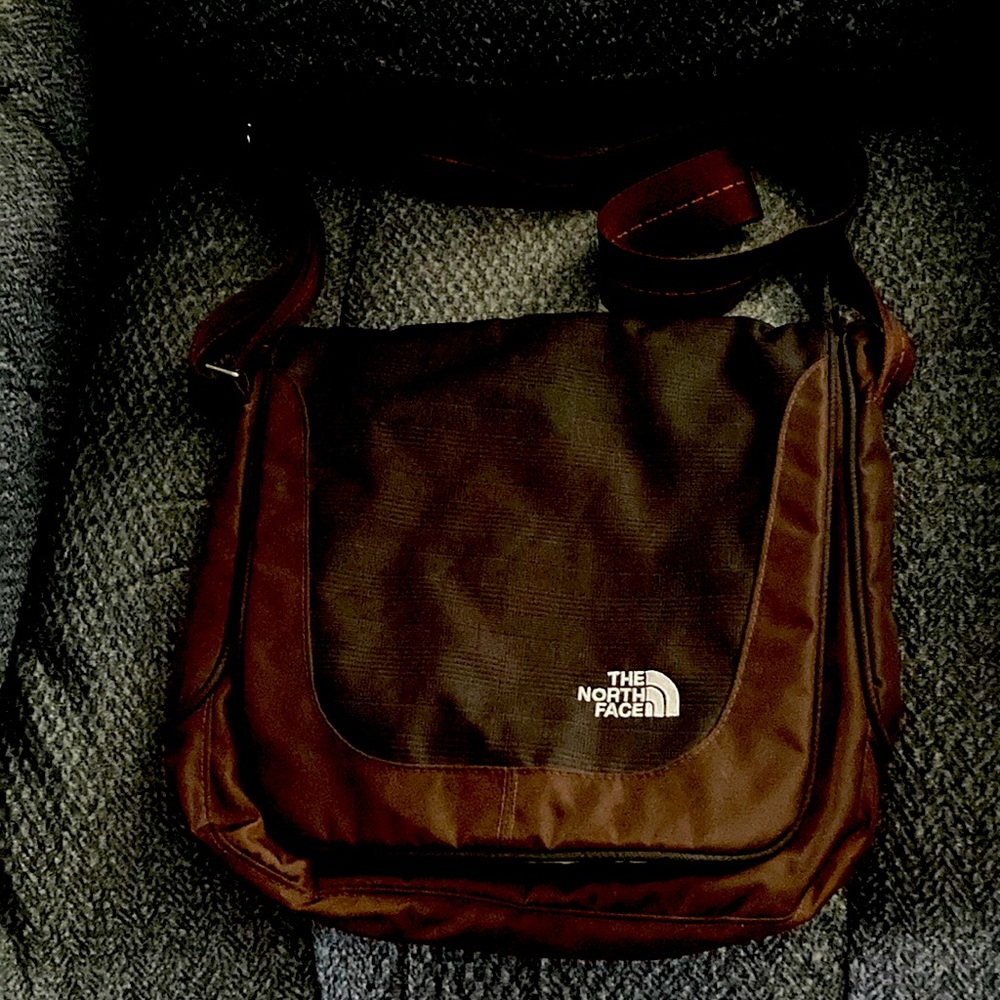 North face cross body bag
